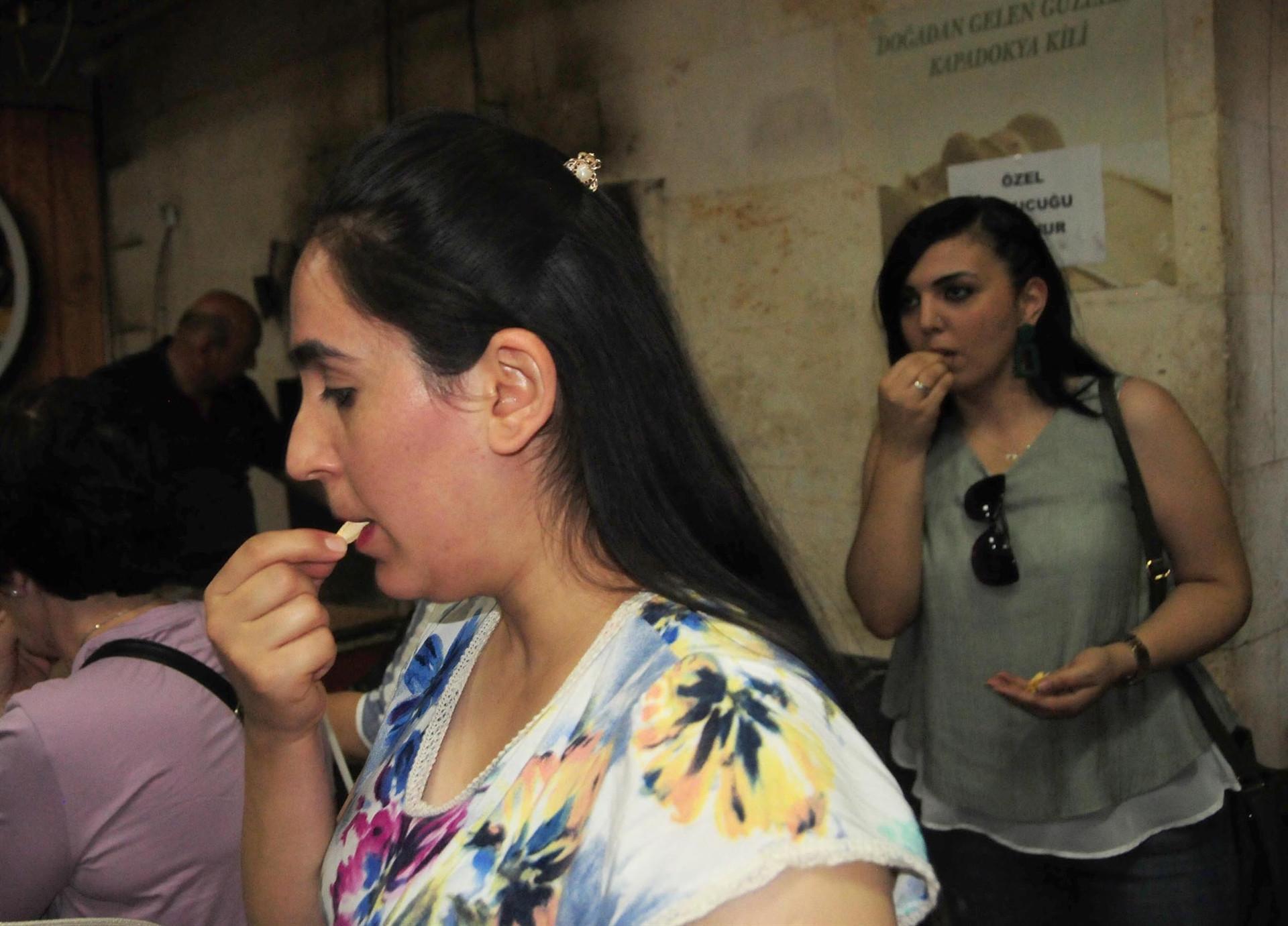 Dünyanın öbür ucundan Kapadokya�ya geliyorlar, kabak çekirdeği yemeden