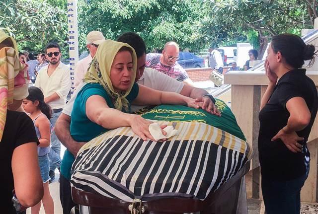 Babasının öldürdüğü doktor Gülnur�a acı veda Son Dakika Flaş Haberler