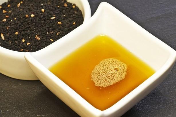 Sac Dokulmesi Icin Corek Otu Yagi Mahmure