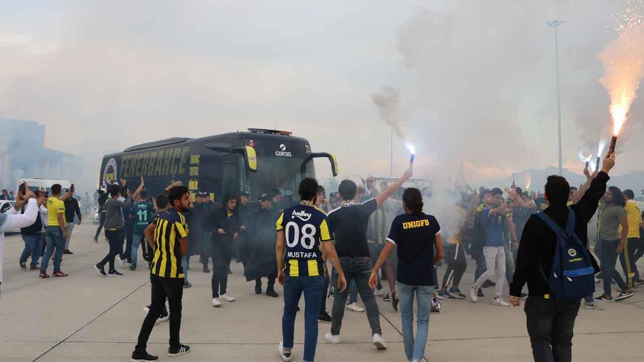 Fenerbahçe'ye Denizli'de coşkulu karşılama