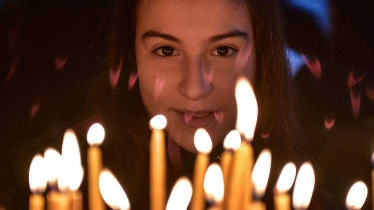 TARİHİ MERYEM ANA KİLİSESİ’NDE NOEL AYİNİ TARİHİ MERYEM ANA KİLİSESİ’NDE NOEL AYİNİ