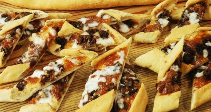 Lezizz Evde pide nasıl yapılır? Adım adım kavurmalı pide tarifi