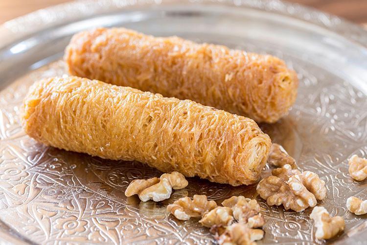 Kadayıf sarma nasıl yapılır? Evde kadayıf sarma için kolay tarifi