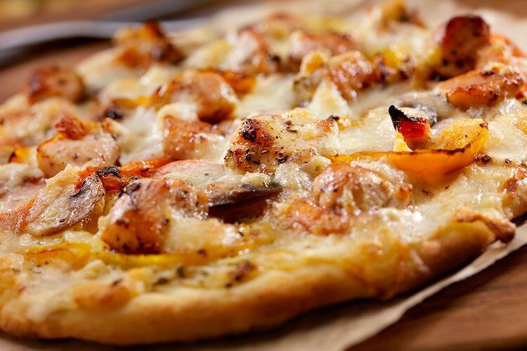 Tavuklu pizza nasıl yapılır? Tavuklu pizza tarifi