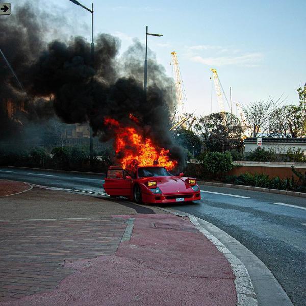 Yanan Ferrarisi için her şeyi yapan adam - Resim: 0