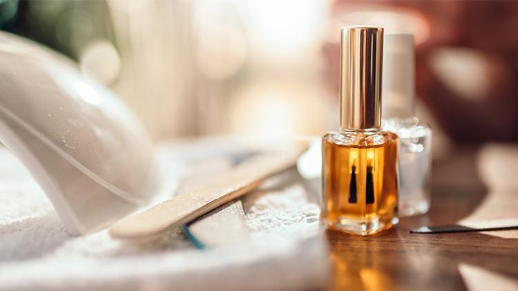 Evde tırnak güçlendirici serum nasıl yapılır?