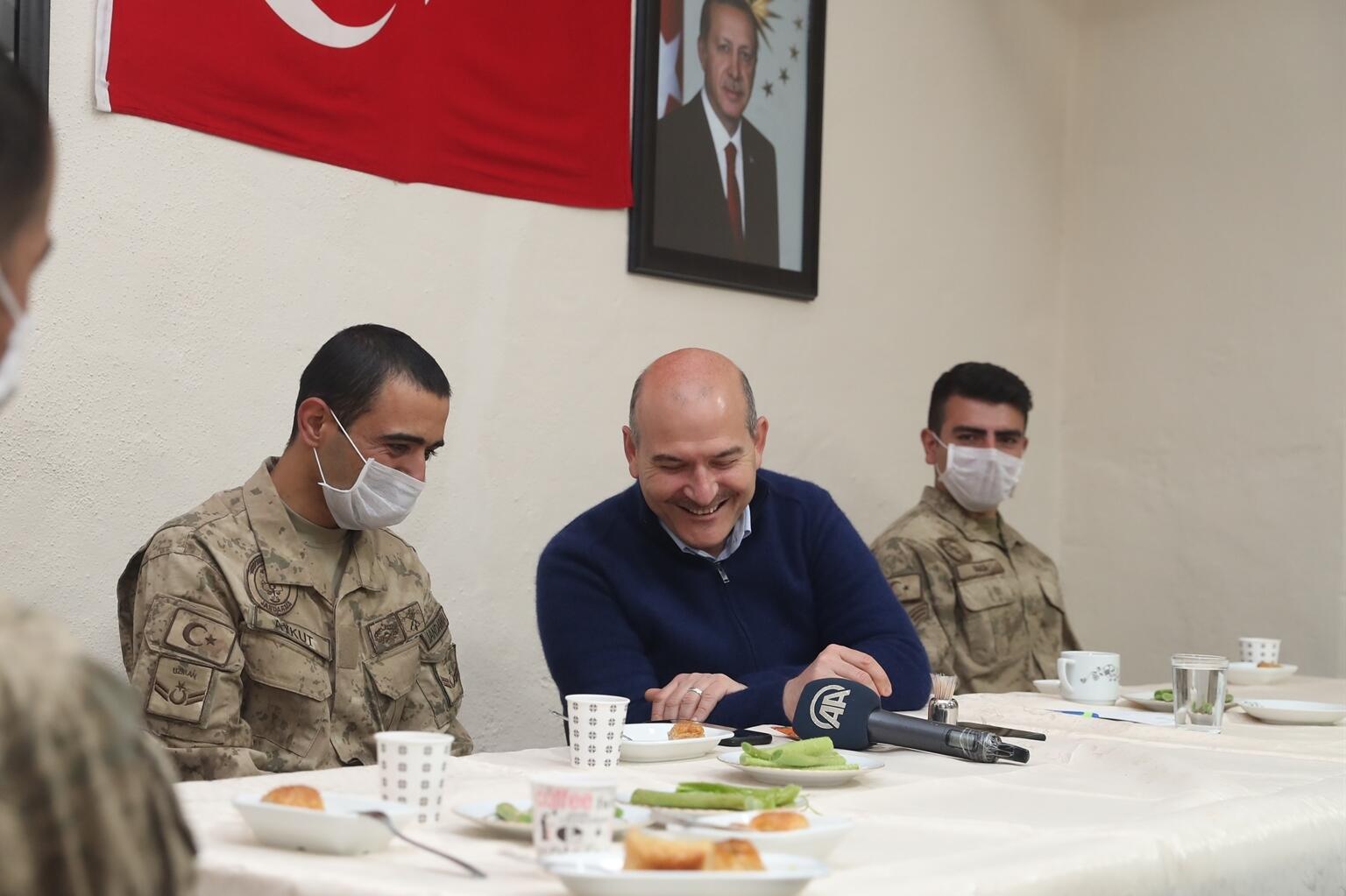 Cumhurbaşkanı Erdoğan'dan İkiyaka Dağları'ndaki askerlere sürpriz telefon