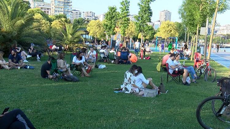 Maske yasağını İstanbul'da dinleyen yok! - Resim: 0