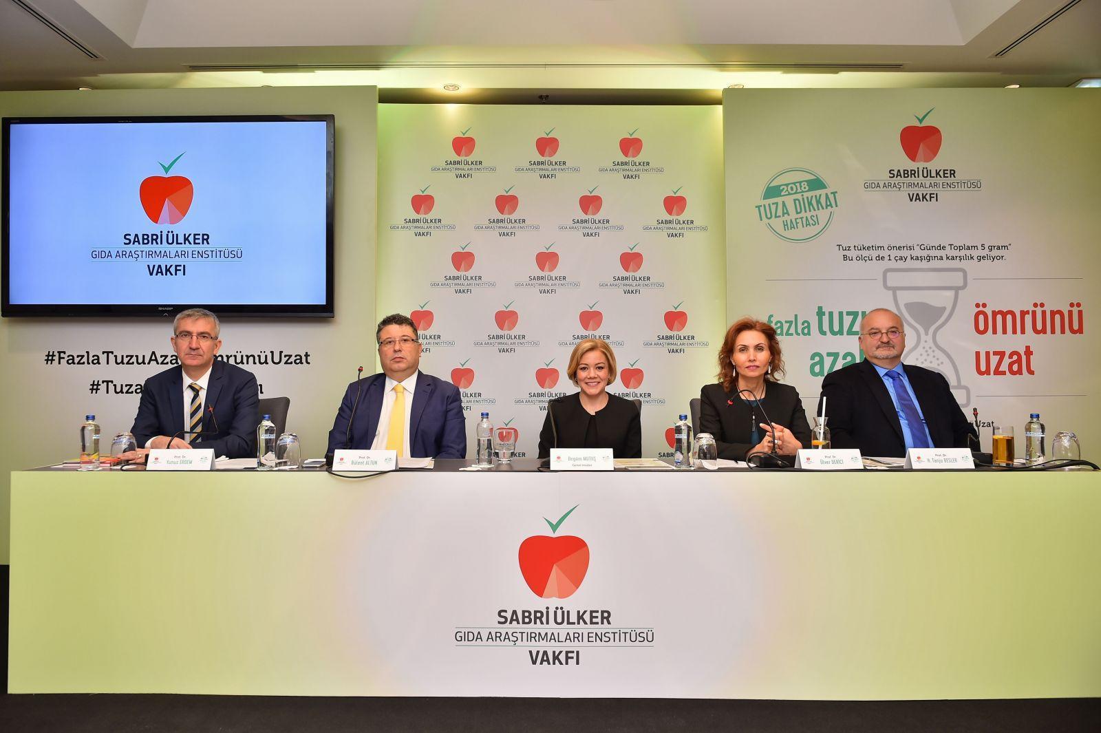 Tuzu azaltmak 4 kişiden birinin hayatını kurtarıyor