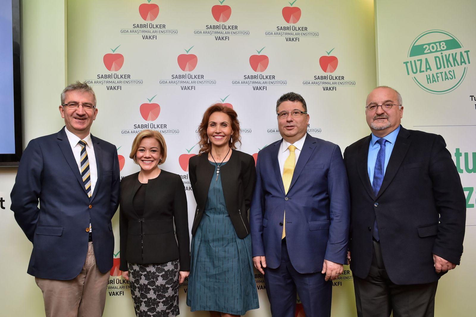 Tuzu azaltmak 4 kişiden birinin hayatını kurtarıyor