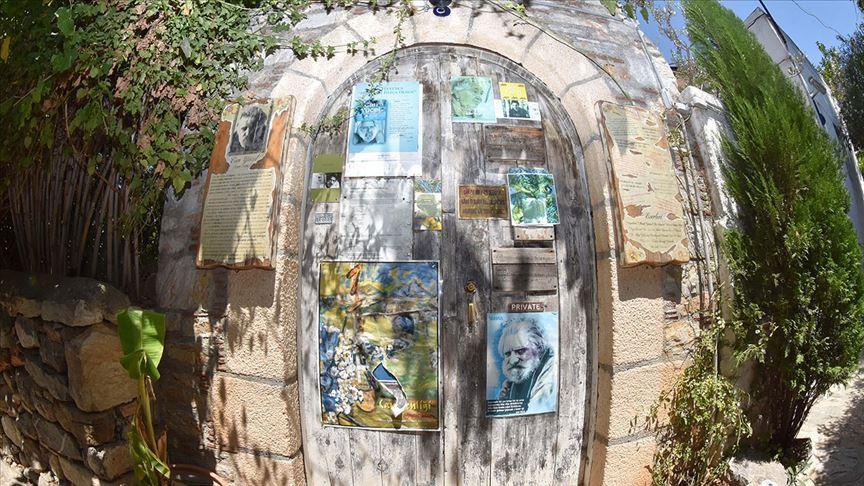 İnsanlar kendi adlarına değil, kainat adına yazarlar İnsanlar kendi adlarına değil, kainat adına yazarlar