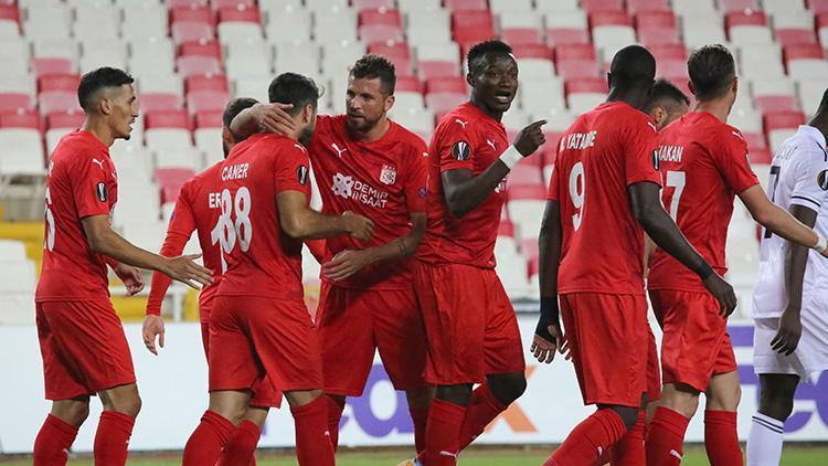 Sivasspor 2-0 Karabağ (Maçın özeti ve golleri)