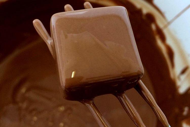 Çikolata sorunsuz bir şekilde nasıl eritilir?