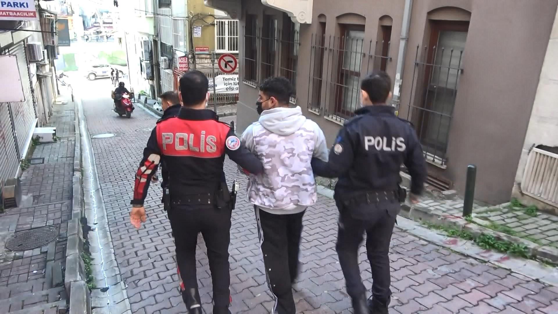 Beşiktaş�ta ev arkadaşı dehşeti! Son Dakika Haberleri