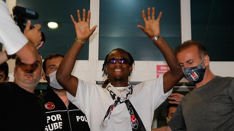 Last Minute: Beşiktaş’s new transfer Batshuayi arrived in Istanbul