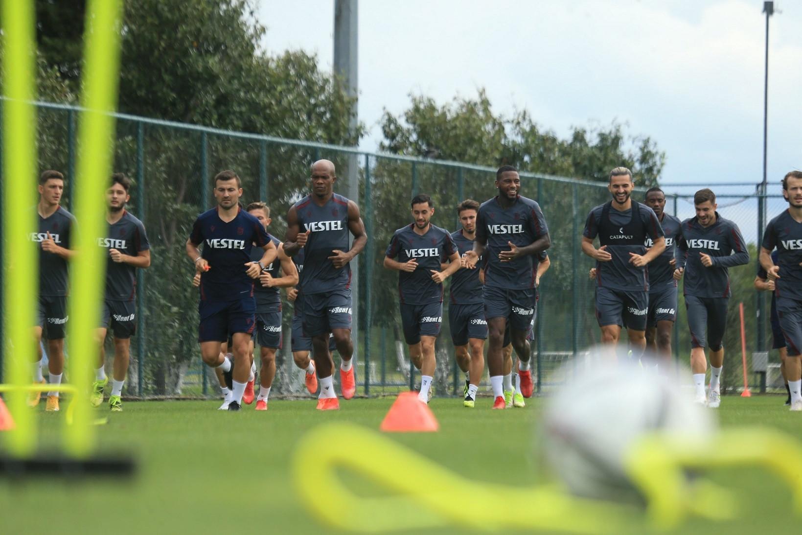 Trabzonspor’da Galatasaray maçı öncesi 4 isim gruptan başka çalıştı