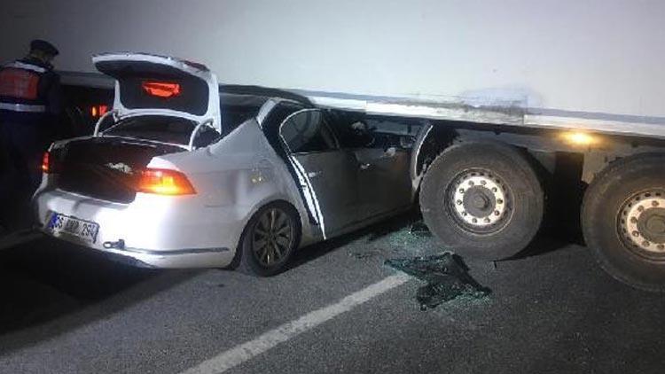 Στο Εσκισεχίρ το αυτοκίνητο χτύπησε το φορτηγό!  Ο συνταξιούχος αρχηγός της αστυνομίας και ο γιος του έχουν πεθάνει