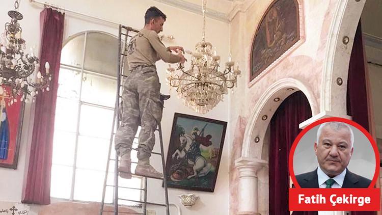 Onlar üzerine bomba atıyor, bakın Mehmetçik ne yapıyor