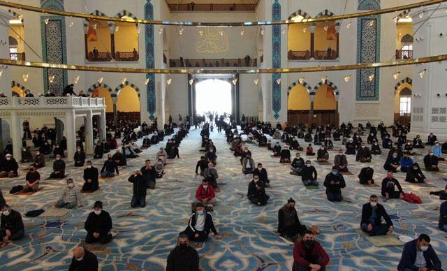 TERAVİH NAMAZI NASIL KILINIR Teravih namazı kaç rekat, hangi dualar okunur İşte Diyanet bilgisi ile teravih namazının kılınışı TERAVİH NAMAZI NASIL KILINIR Teravih namazı kaç rekat, hangi dualar okunur İşte Diyanet bilgisi ile teravih namazının kılınışı