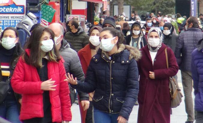 Maske yasağı tamamen kalkacak mı Otobüslerde ve hastanelerde maske zorunluluğu kalktı mı Bakan Kocadan vaka sayısı açıklaması