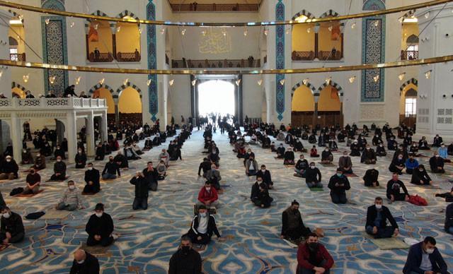 CUMA NAMAZI SAATİ 29 Temmuz 2022: Cuma namazı saat kaçta, ne zaman kılınacak Diyanet İstanbul, Ankara, İzmir ve tüm illerin cuma namazı vakitleri CUMA NAMAZI SAATİ 29 Temmuz 2022: Cuma namazı saat kaçta, ne zaman kılınacak Diyanet İstanbul, Ankara, İzmir ve tüm illerin cuma namazı vakitleri