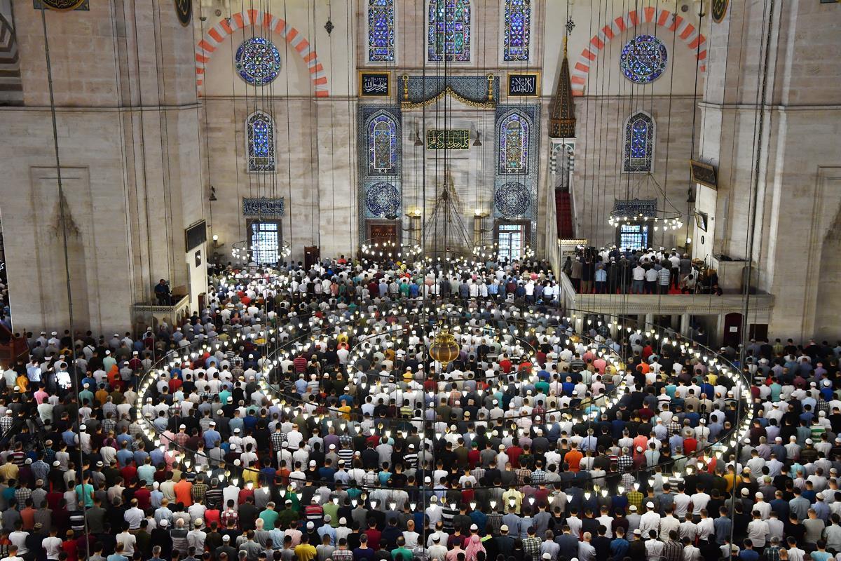 Cuma namazı nasıl kılınır ve kaç rekat Diyanetten Cuma namazı kılınışı bilgileri