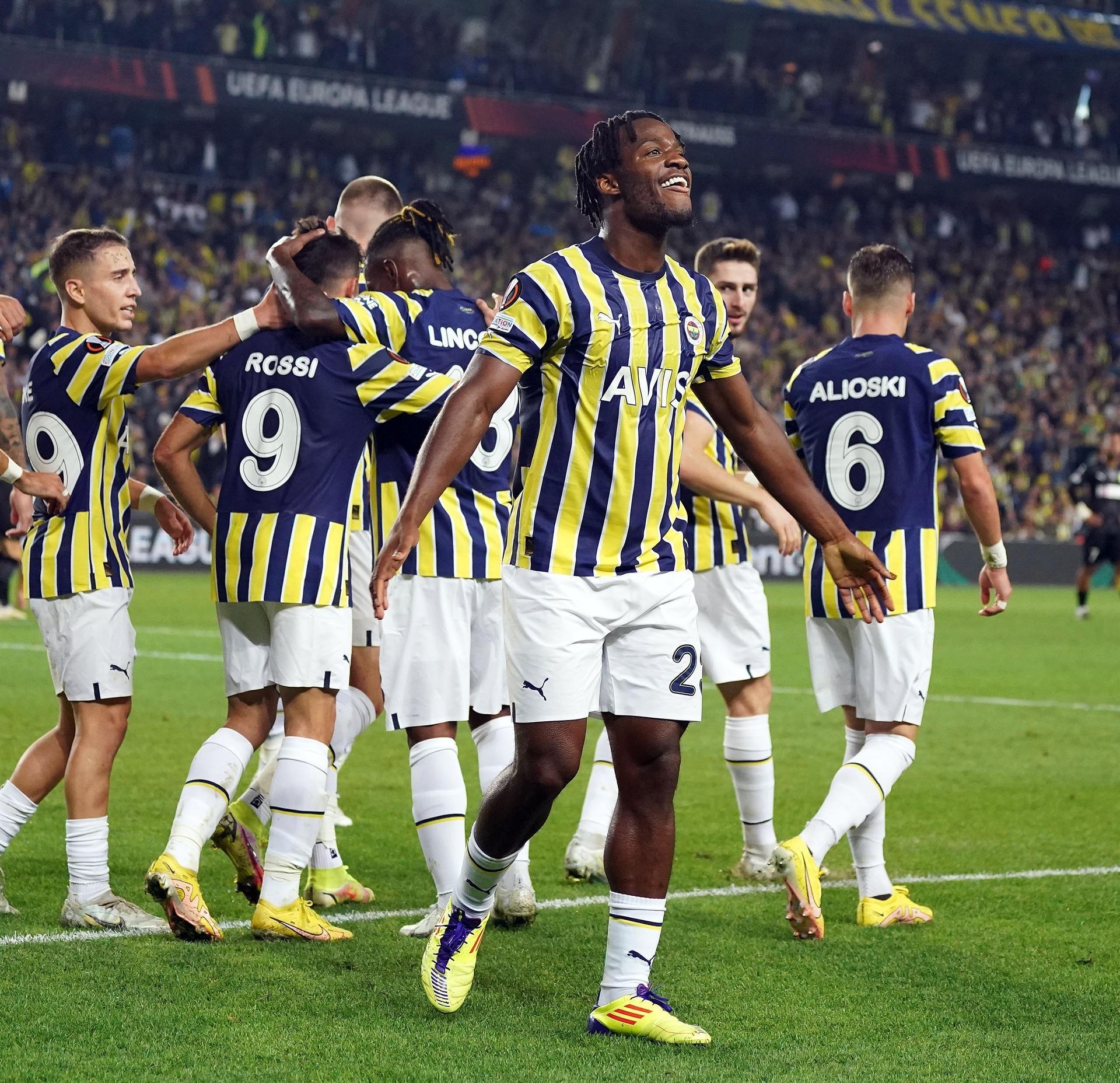 Fenerbahçe - AEK Larnaca Maçından Fotoğraflar - Spor Haberi