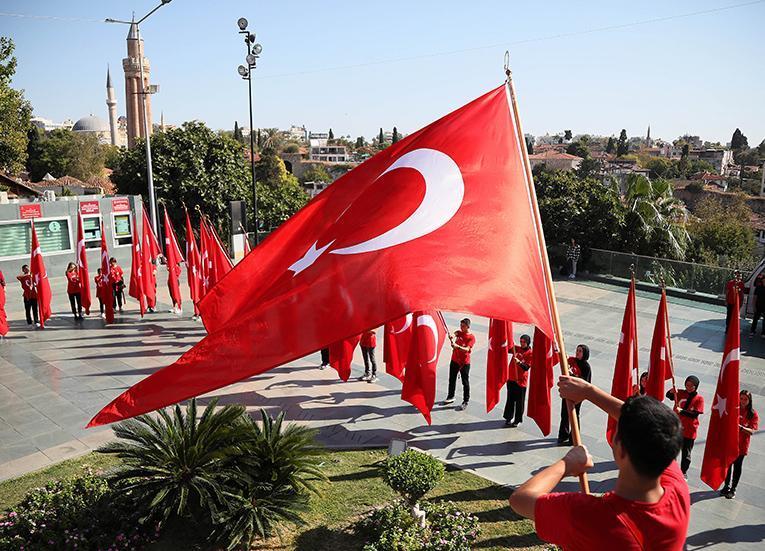 ANTALYA’DA RESMİ KUTLAMA