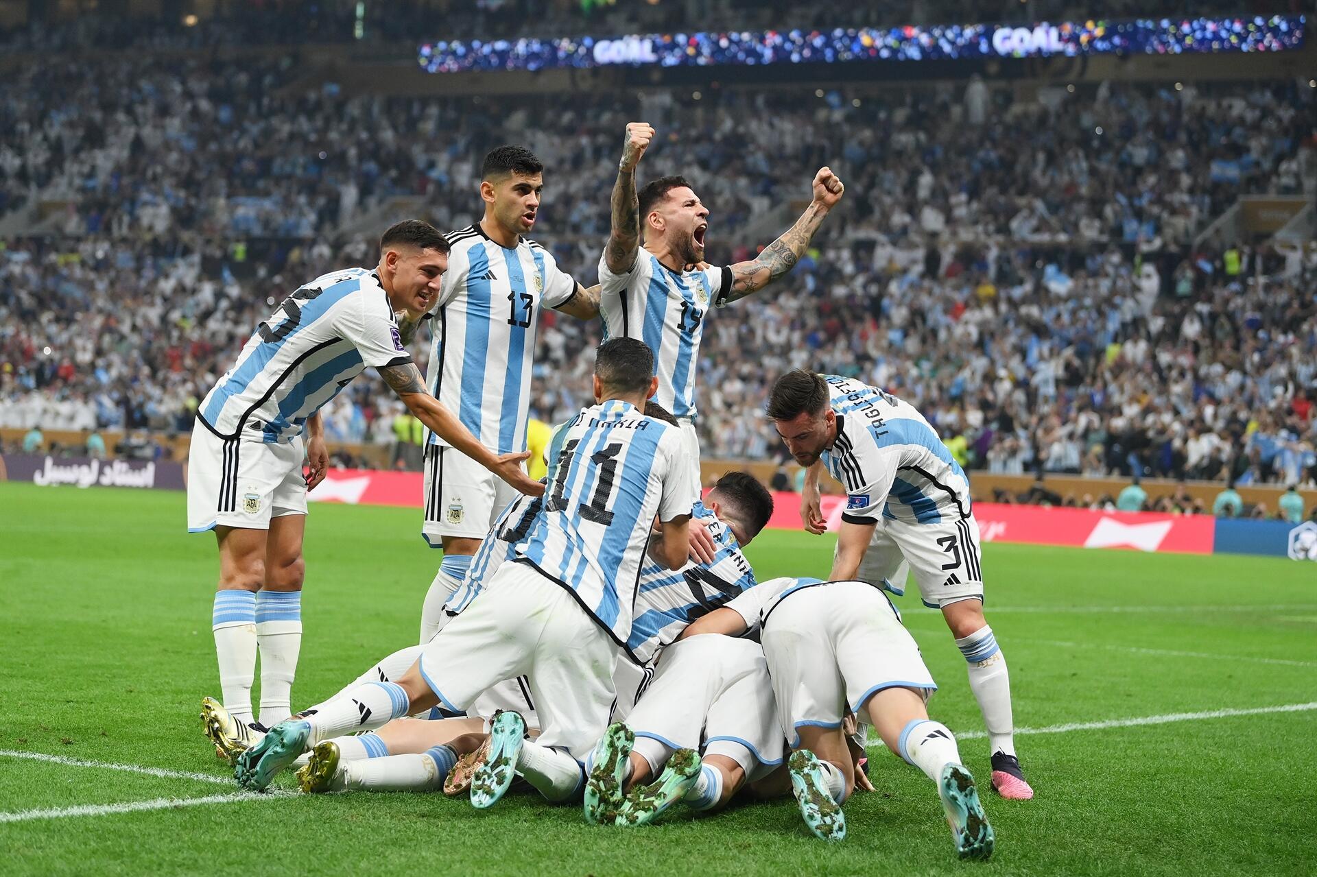Результаты футбола аргентина. Аргентина Франция 2022 пенальти. Сборная Аргентины финал ЧМ 2022.