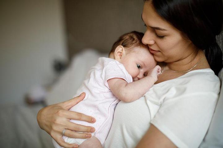 Anne Sutu Almayan Bebekler Nasil Beslenmeli Anne Rehberi