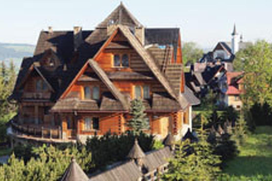 Karpatlar’daki Zakopane masallardan fırlamış dağ kasabası gibiydi