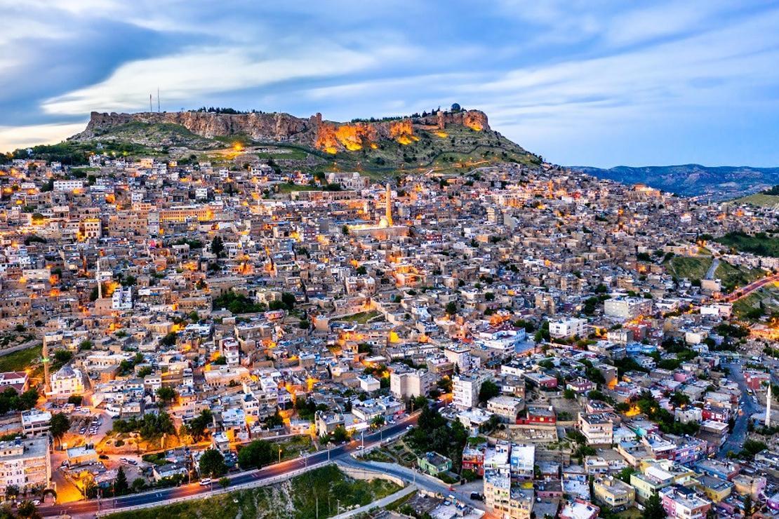 Sıcakların düşmesi ile birlikte turistler Mardin'e akın etmeye başladı