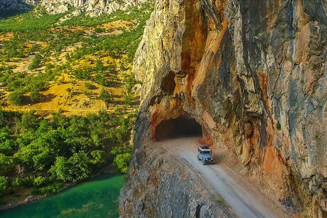 Adrenalin tutkunlarının vazgeçilmez adresi: Karanlık Kanyon