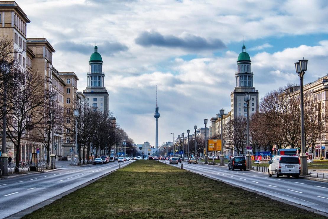 Doğu Berlin’e yolculuk