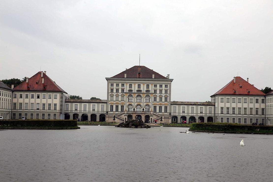 Avrupa'nın en büyük barok saraylarından Nymphenburg