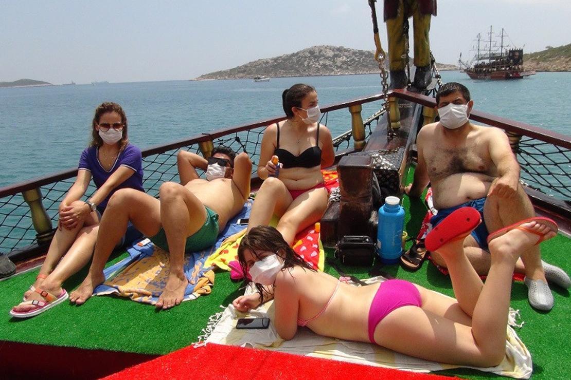 Mersin’de maskeli ilk yat turu başladı