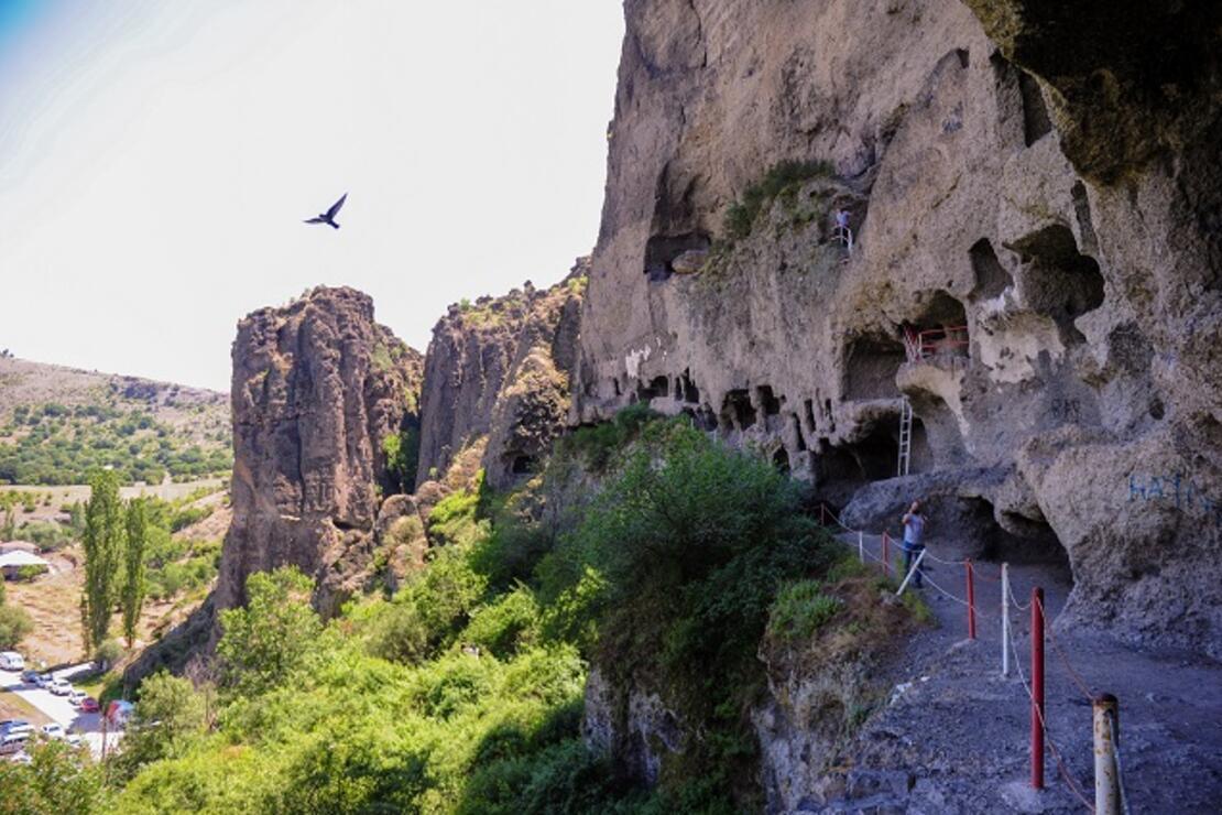 İnönü Mağaraları tarihi ve doğasıyla görenleri hayran bırakıyor - Seyahat  Haberleri