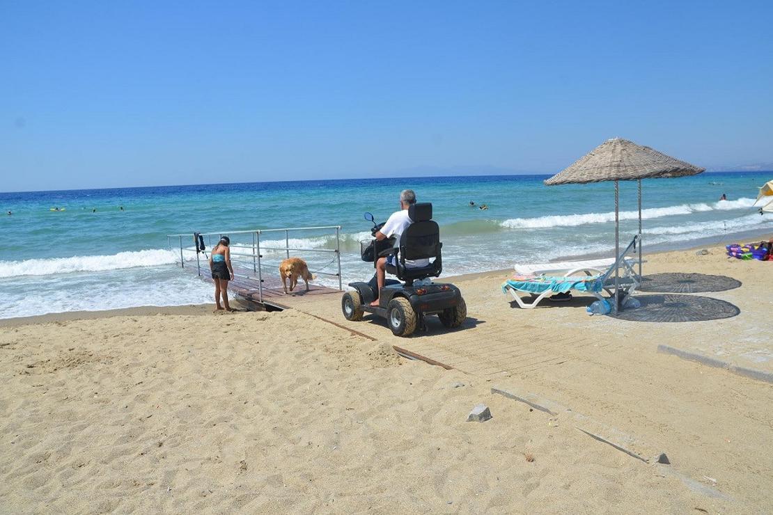 Kuşadası’nda engelsiz plajlar oluşturuldu