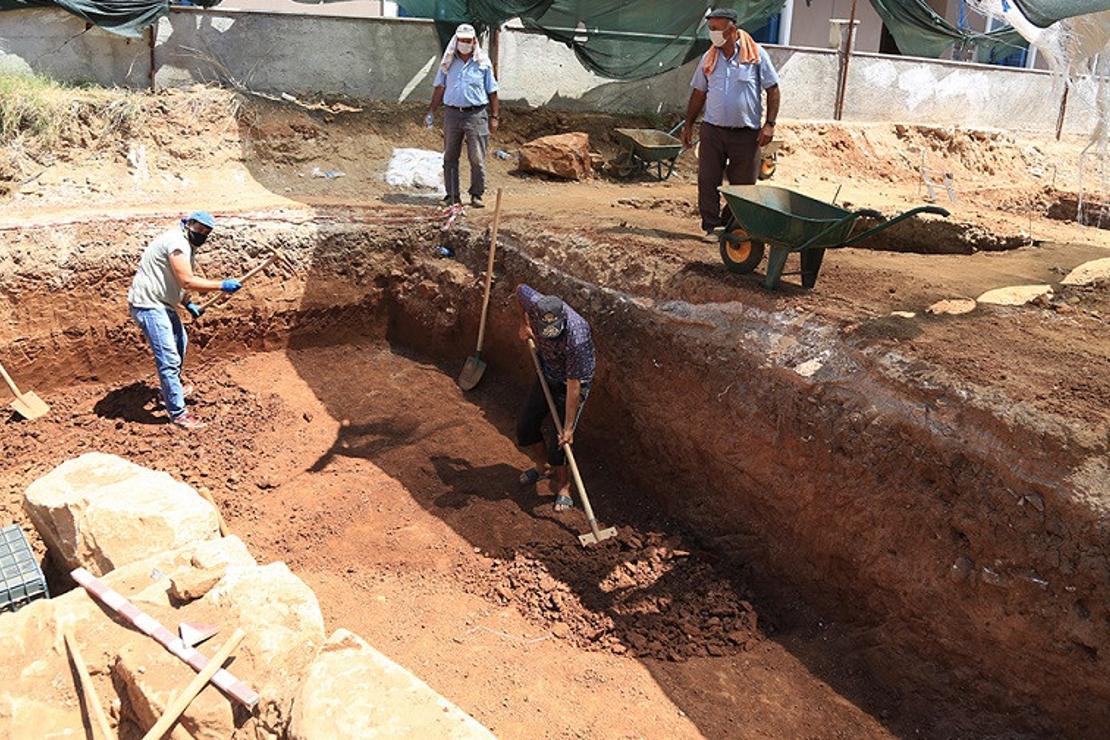 Muğla' da inşaat kazısında 2 bin 400 yıllık mezar kalıntıları bulundu