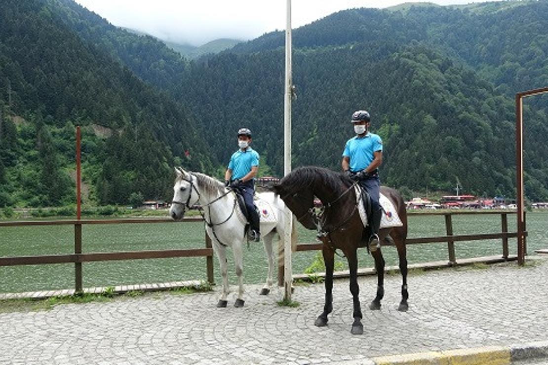 Uzungöl’de onları gören şaşırıyor