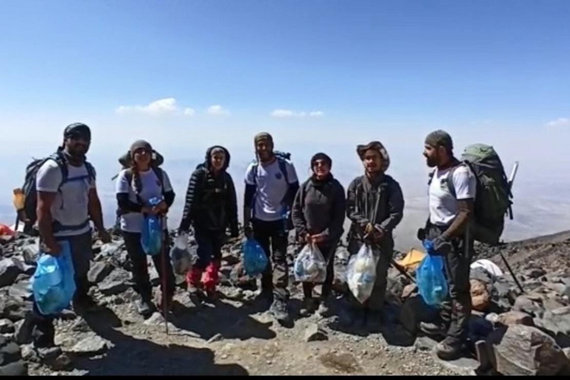 Vanlı dağcıların Ağrı Dağı’nda çöp tepkisi