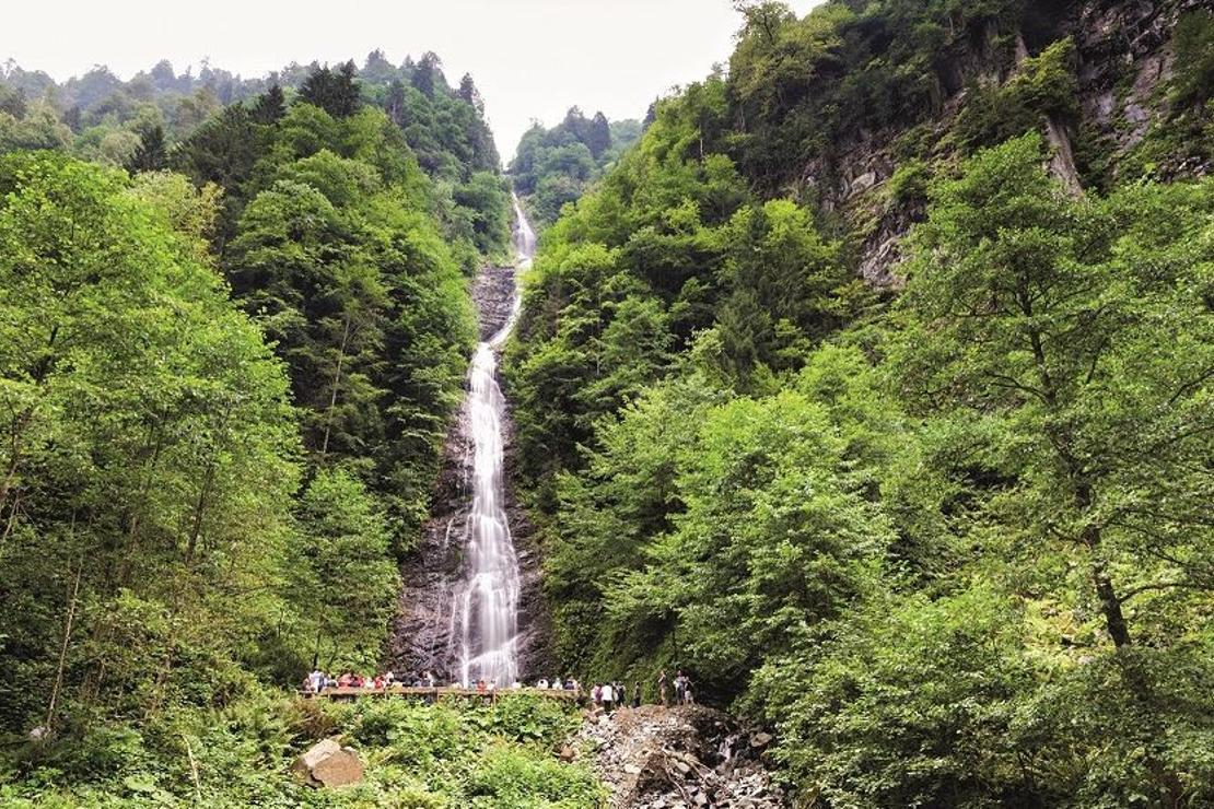Uçan suların yeşille dansı... Doğu Karadeniz’in en güzel şelaleleri