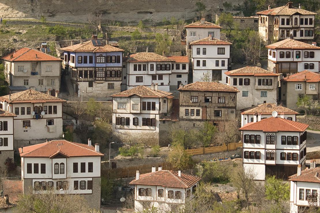 Tarihi ilçeyi esnaf tanıtıyor