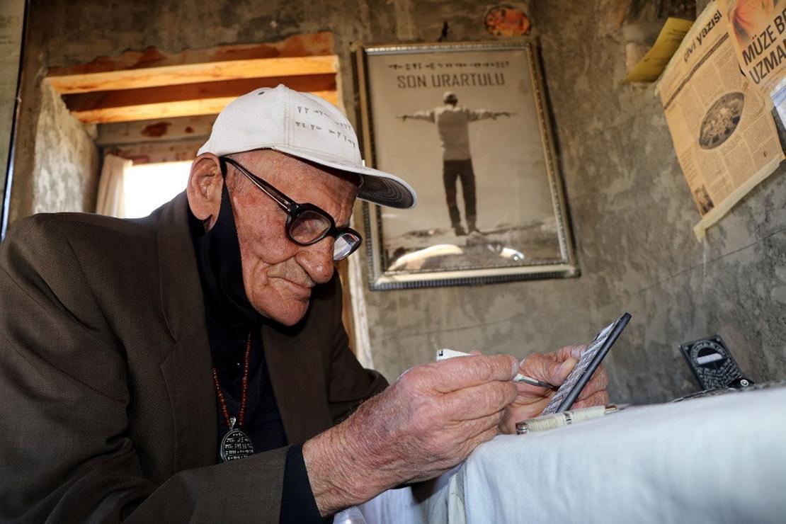 Urartuca bilen Mehmet Kuşman, tarihi kaledeki işini bırakıyor