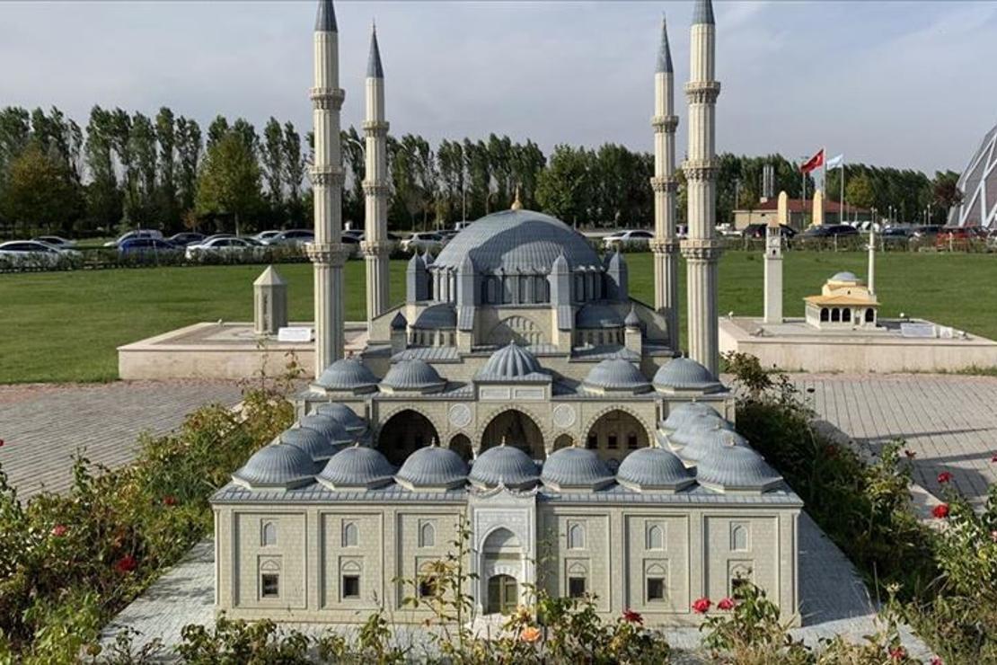 EsminyaTürk'te 'kontrollü sosyal hayat' sürecinde ziyaretçi eksik olmuyor