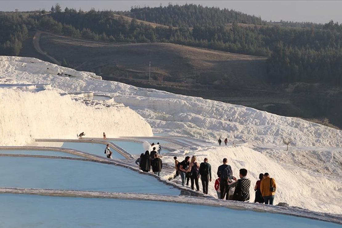 Pamukkale'yi 11 günde 6 bin 850 kişi ziyaret etti