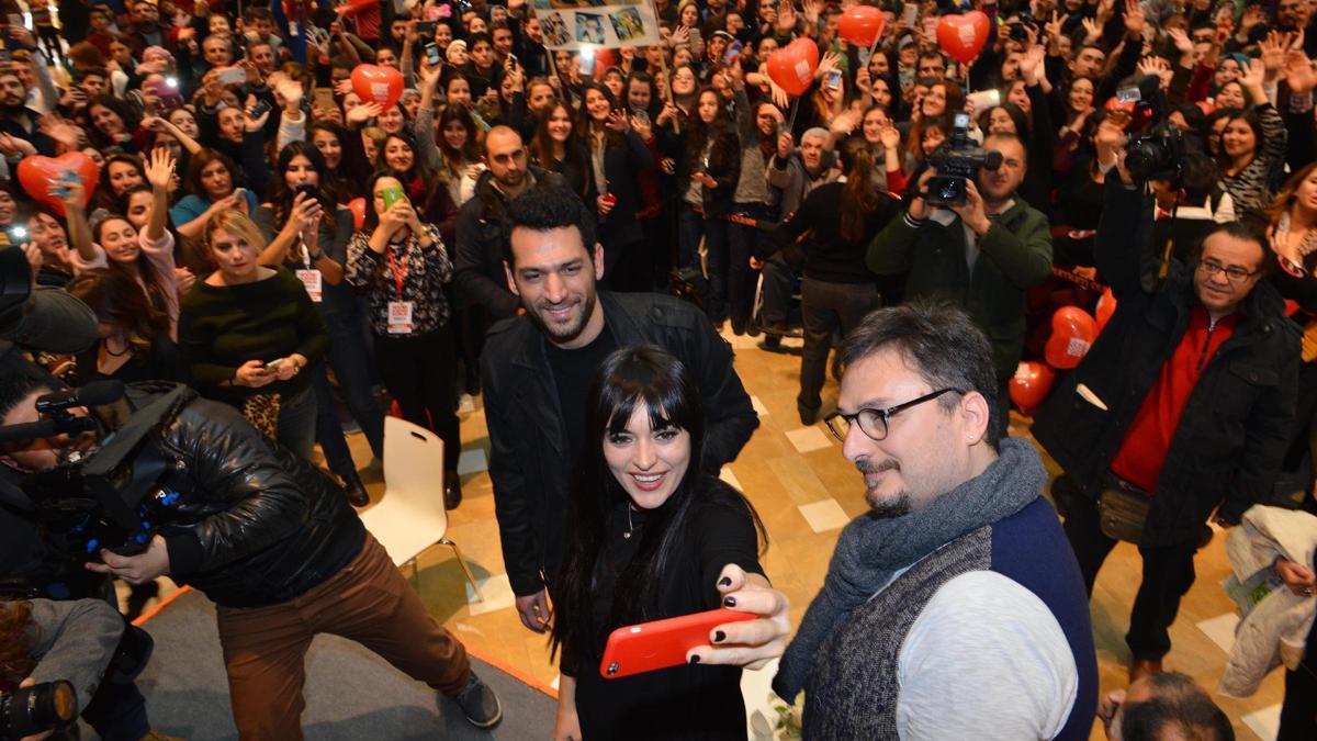 Guven Murat Akpinar Istanbul Sokaklari Mestan Kac Yasinda