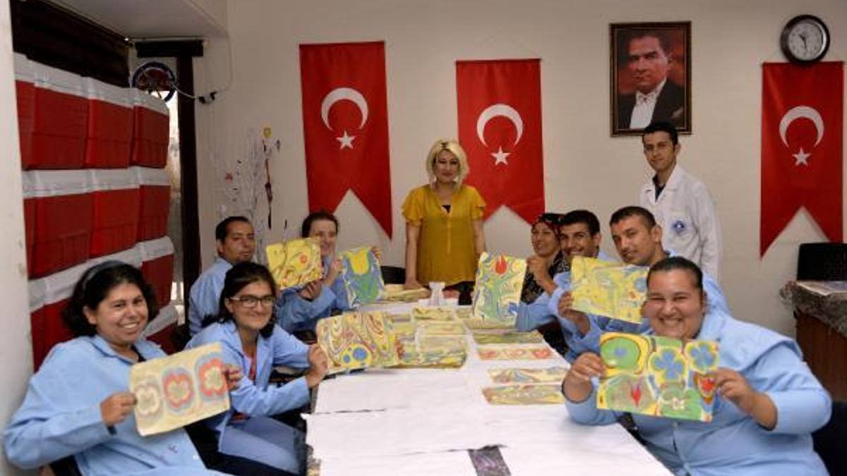 Mersin Haberleri Engelli Bireyler Ebru Sanati Ile Tanisti