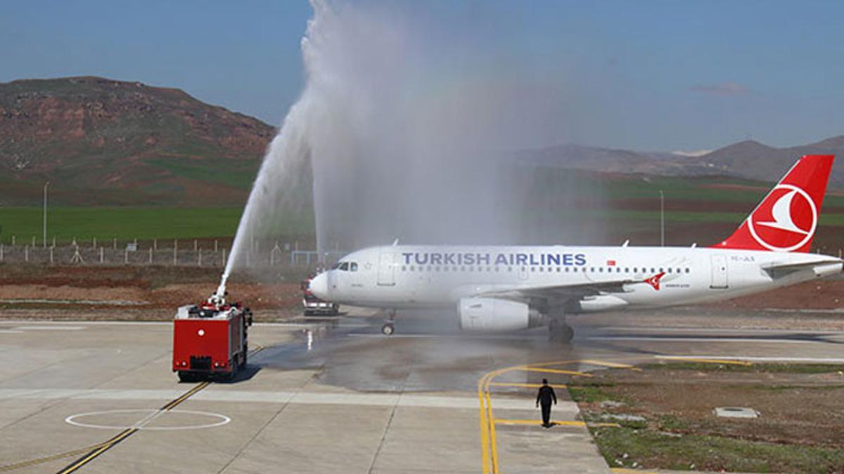 Siirt Havalimani 2 Yil Aradan Sonra Yeniden Seferlere Acildi Guncel Haberler
