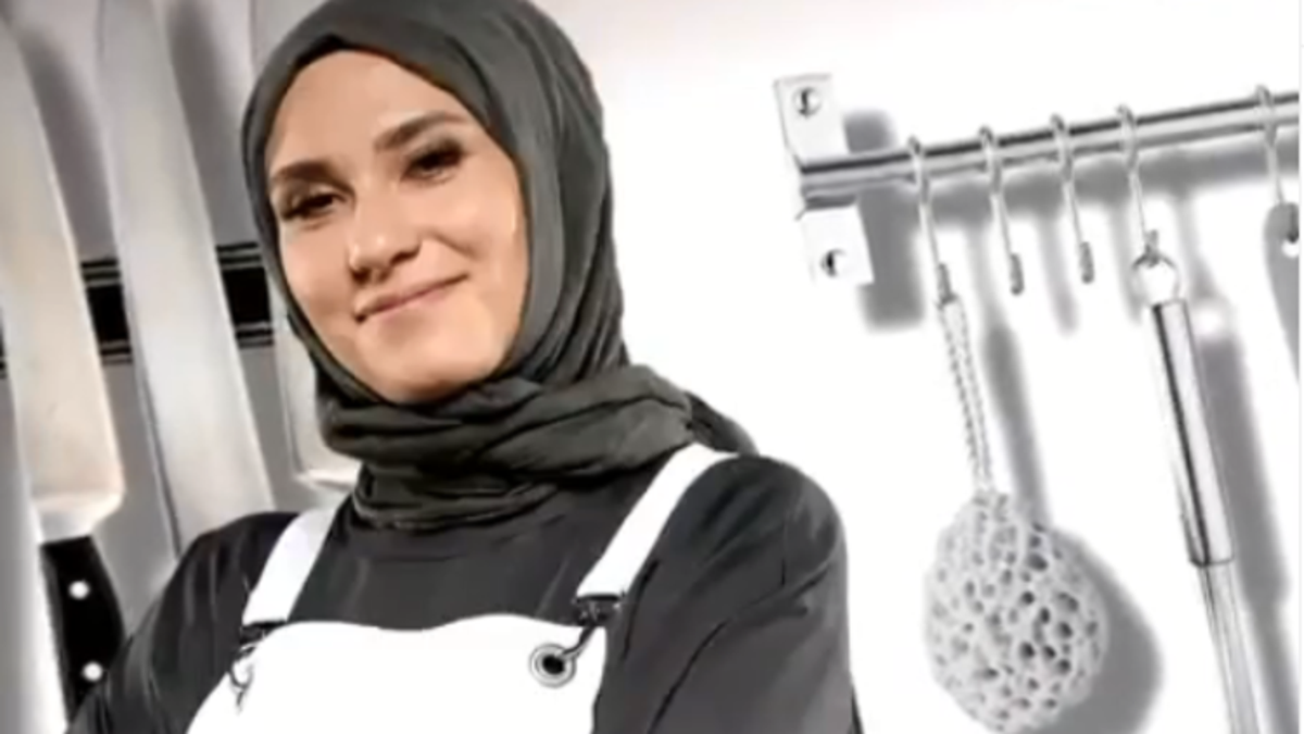 Kabin Memuru Olmak Istiyorum Hostes Nasil Olunur Yeni Is Fikirleri